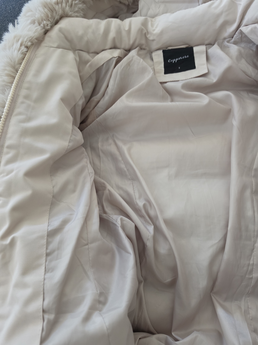 Women’s Cream Faux-Fur Trim Puffer Coat - Picture 15 of 17